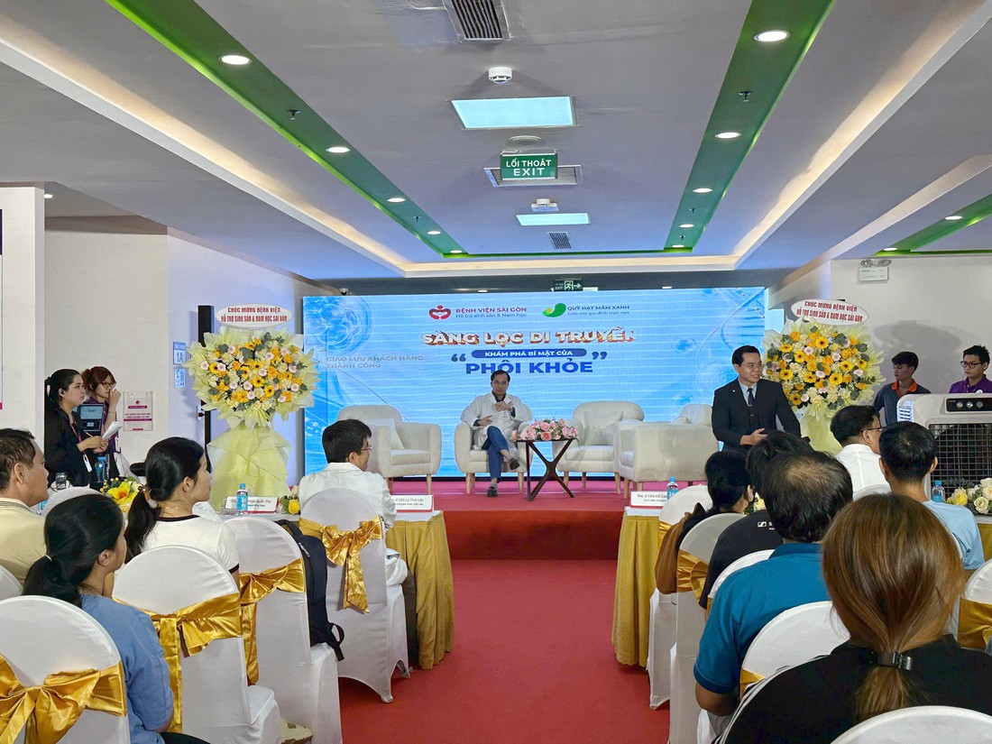 Toàn cảnh sân khấu tọa đàm phôi khỏe sau khi hoàn tất lắp đặt