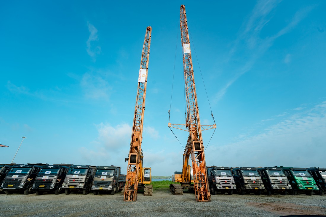 Máy móc thi công tại dự án Cảng Gemalink giai đoạn 2