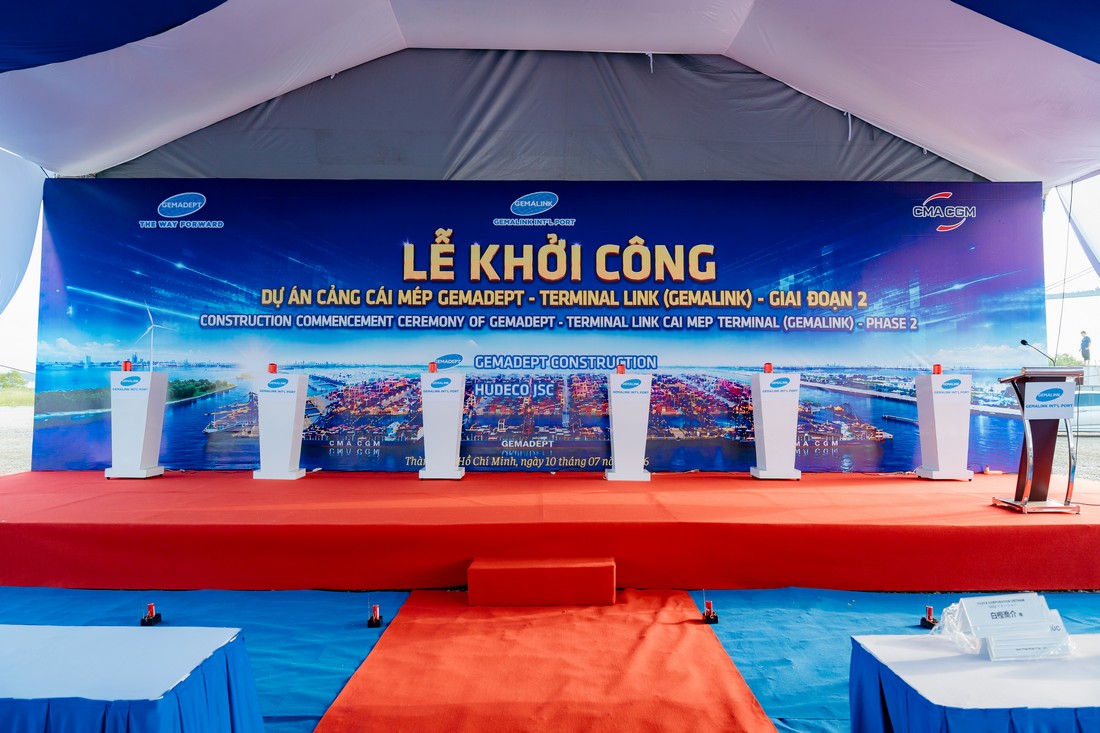 Sân khấu Lễ khởi công Cảng Cái Mép Gemalink