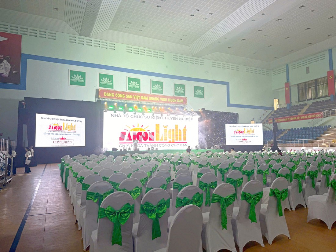 LED chính kết hợp LED cánh gà
