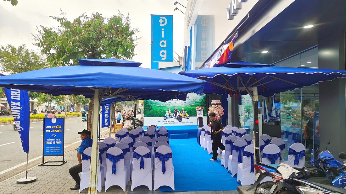 Không gian đón khách tại lễ khai trương VinFast Vin City Thảo Điền
