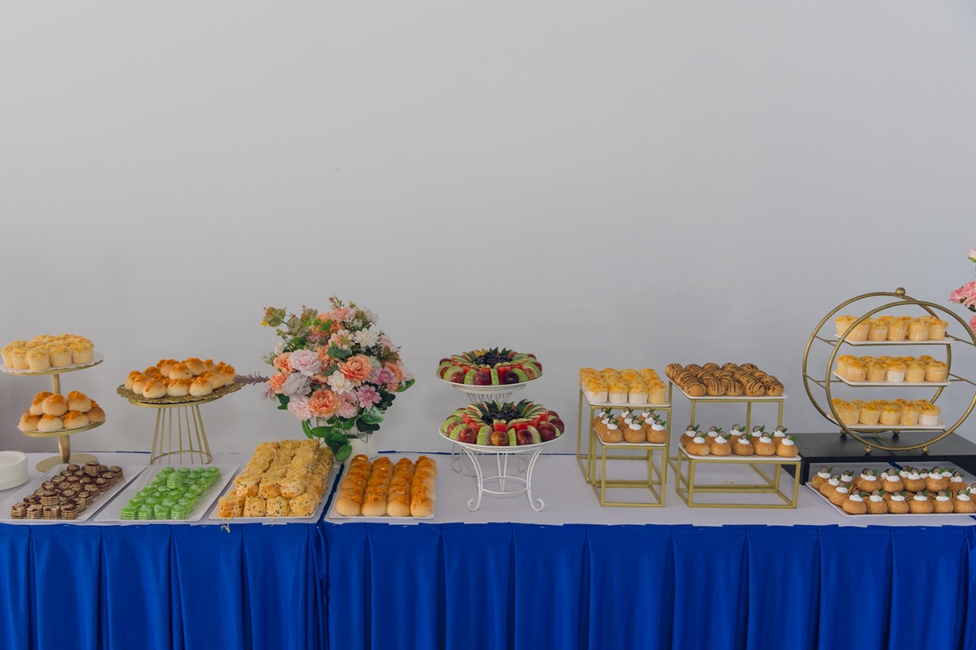 Khu vực teabreak được chuẩn bị chỉn chu, phục vụ khách mời tham dự lễ khởi công