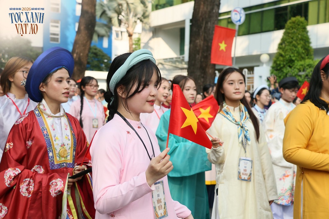 chương trình đồng diễn Việt phục tại Tóc xanh vạt áo 2026